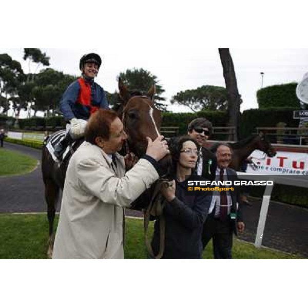 Carlo Fiocchi celebrates on United Color with Salvatore and Matteo Limata and Riccardo Menichetti after winning the Premio Tudini Roma - Capannelle racecourse, 20th may 2012 ph.Stefano Grasso