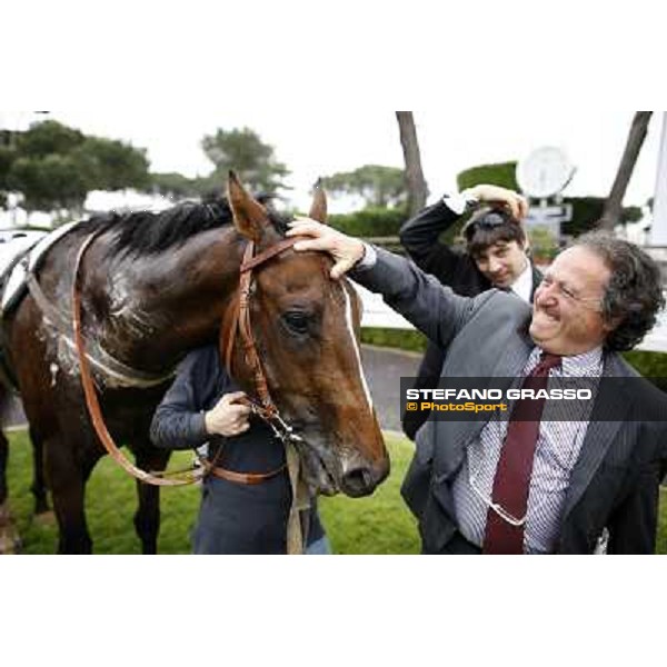 Riccardo Menichetti thanks United Color after winning the Premio Tudini Roma - Capannelle racecourse, 20th may 2012 ph.Stefano Grasso