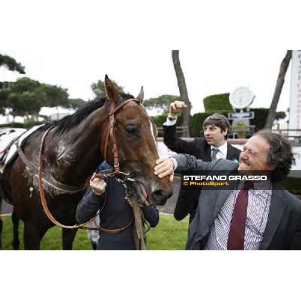 Riccardo Menichetti thanks United Color after winning the Premio Tudini Roma - Capannelle racecourse, 20th may 2012 ph.Stefano Grasso