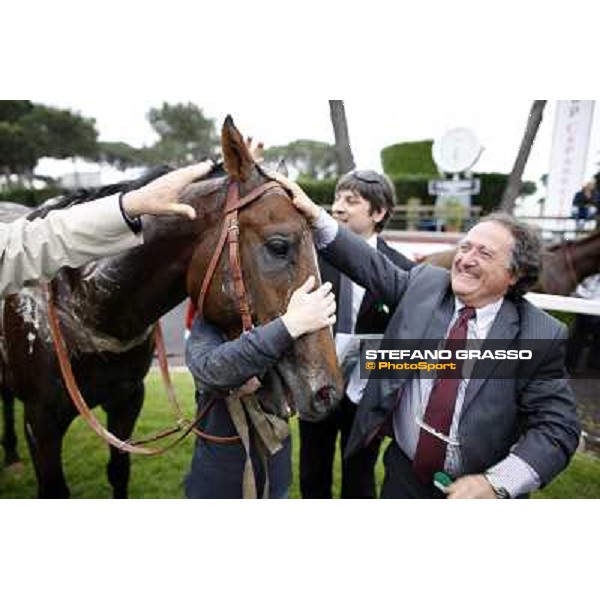 Riccardo Menichetti thanks United Color after winning the Premio Tudini Roma - Capannelle racecourse, 20th may 2012 ph.Stefano Grasso