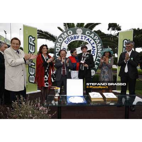 The Prize giving ceremony of Premio Tudini - Riccardo Menichetti Salavtore and Matteo Limata with the Tudini sister and Francesco Ruffo Roma - Capannelle racecourse, 20th may 2012 ph.Stefano Grasso