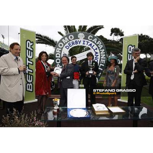 The Prize giving ceremony of Premio Tudini - Riccardo Menichetti Salavtore and Matteo Limata with the Tudini sister and Francesco Ruffo Roma - Capannelle racecourse, 20th may 2012 ph.Stefano Grasso