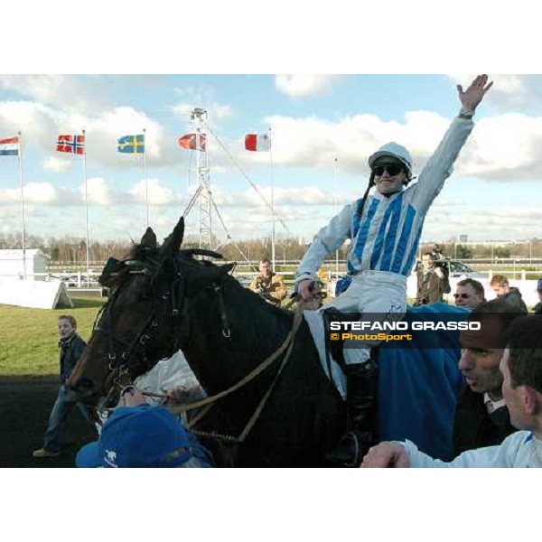 Vincennes, 23 Janvier 2004. Prix de Cornulier. \'JAG DE BELLOUET\' (Mathieu Abrivard) Photo: Jean-Charles Briens