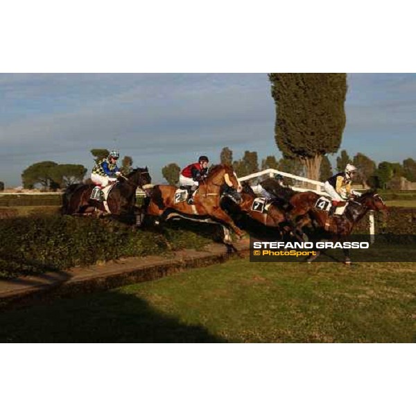 Grufoso (4) leads the group in Premio Anno Nuovo Roma Capannelle 15 gennaio 2005 ph. Stefano Grasso