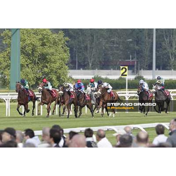 The straight of the Oaks d\'Italia Fabio Branca and Cherry Collect leads the group and go to win the race Milano - San Siro racecourse, 26th may 2012 ph.Stefano Grasso