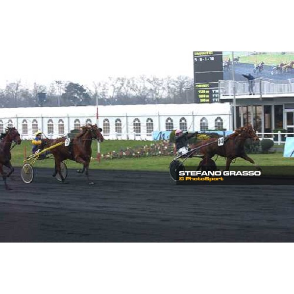 finish of Prix du Luxembour Stephane LEvoy with Kuza Viva leads at few meters to the finish on Ingen (2nd) Paris Vincennes, 29th january 2005 ph. Stefano Grasso