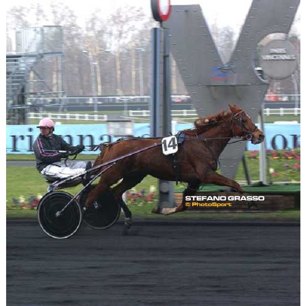  Stephane Levoy with Kuza Viva wins Prix du Luxembourg Paris Vincennes, 29th january 2005 ph. Stefano Grasso