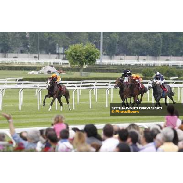 Wiliam Buick and Earl of Tinsdal win the Gran Premio di Milano - Trofeo Snai Milano - San Siro racecourse, 10th june 2012 ph.Stefano Grasso