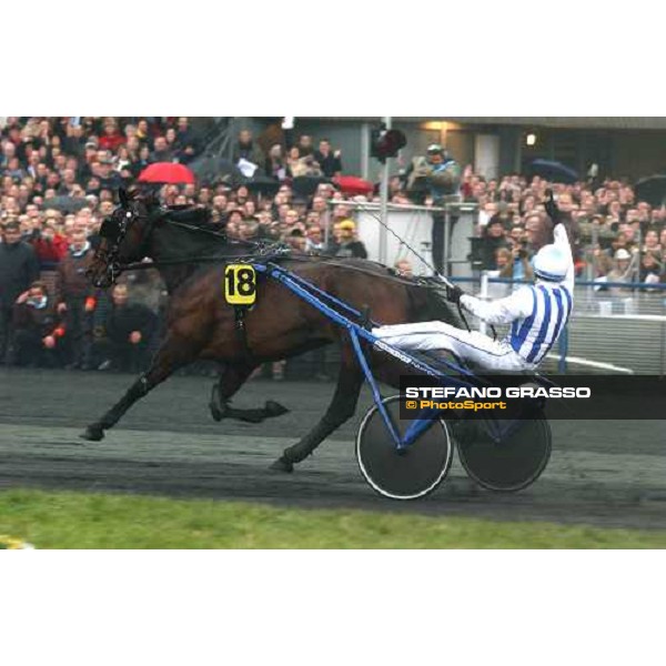 Christophe Gallier wins with Jag de Bellouet the 84° Gran Prix d\'Amerique PAris Vincennes, 30th january 2005 ph. Stefano Grasso