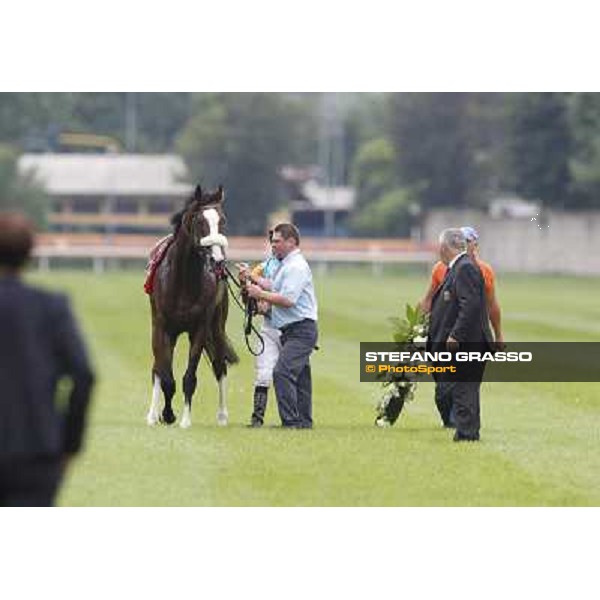 William Buick and Earl of Tinsdal after the triumph in the Gran Premio di Milano - Trofeo Snai Milano - San Siro galopp racecourse,10th june 2012 ph.Stefano Grasso