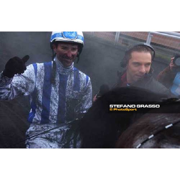 exulting Christophe Gallier after the triumph in the 84° Gran Prix d\'Amerique Paris Vincennes, 30th january 2005 ph. Stefano Grasso