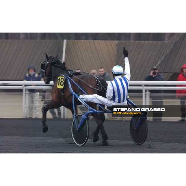 Jag de Bellouet and Christophe Gallier after the finish of 84° Gran Prix d\'Amerique Paris Vincennes, 30th january 2005 ph. Stefano Grasso