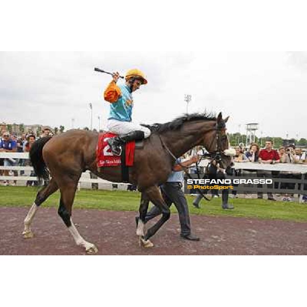 William Buick and Earl of Tinsdal after the triumph in the Gran Premio di Milano - Trofeo Snai Milano - San Siro galopp racecourse,10th june 2012 ph.Stefano Grasso