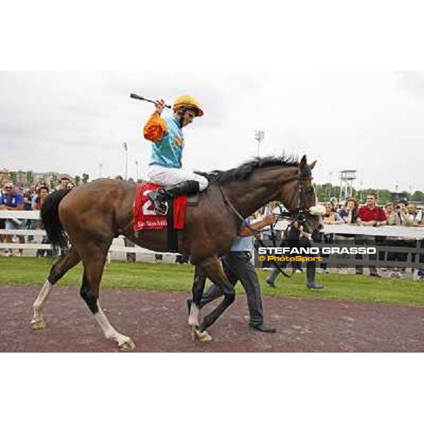 William Buick and Earl of Tinsdal after the triumph in the Gran Premio di Milano - Trofeo Snai Milano - San Siro galopp racecourse,10th june 2012 ph.Stefano Grasso