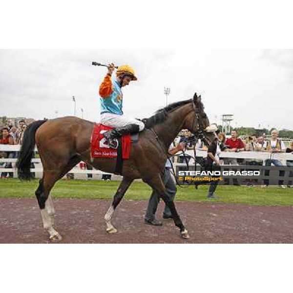 William Buick and Earl of Tinsdal after the triumph in the Gran Premio di Milano - Trofeo Snai Milano - San Siro galopp racecourse,10th june 2012 ph.Stefano Grasso