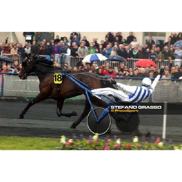 Christophe Gallier wins with Jag de Bellouet the 84° Gran Prix d\'Amerique PAris Vincennes, 30th january 2005 ph. Stefano Grasso