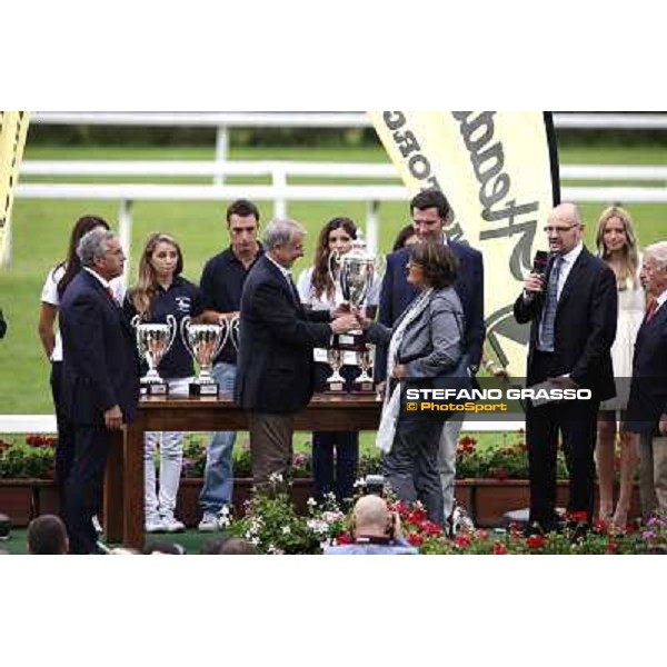 The prize giving ceremony of the Gran Premio di Milano - Trofeo Snai Milano - San Siro galopp racecourse,10th june 2012 ph.Stefano Grasso