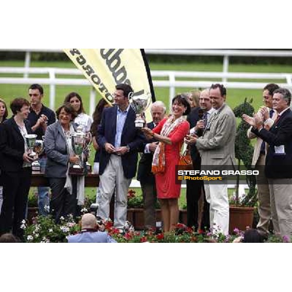 The prize giving ceremony of the Gran Premio di Milano - Trofeo Snai Milano - San Siro galopp racecourse,10th june 2012 ph.Stefano Grasso