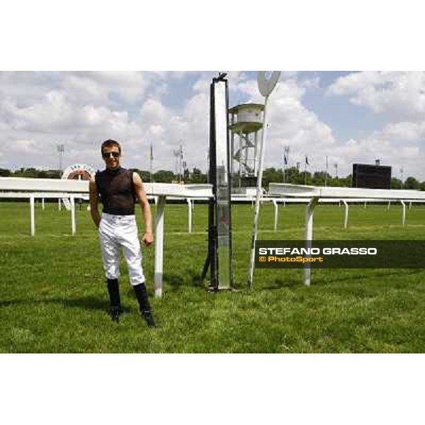 William Buick poses on the post before winning the Gran Premio di Milano - Trofeo Snai Milano - San Siro galopp racecourse,10th june 2012 ph.Stefano Grasso