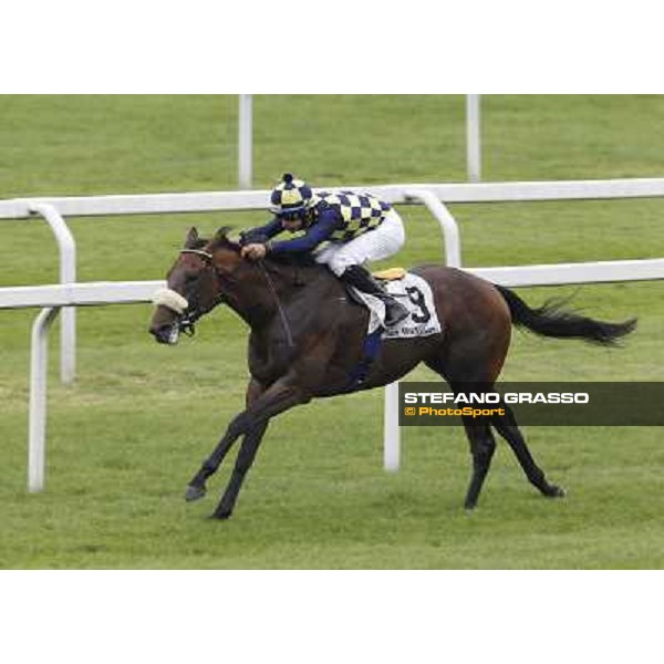 Fabio Branca on Silent Killer goes to win the Premio d\'Estate Milano - San Siro galopp racecourse,10th june 2012 ph.Stefano Grasso