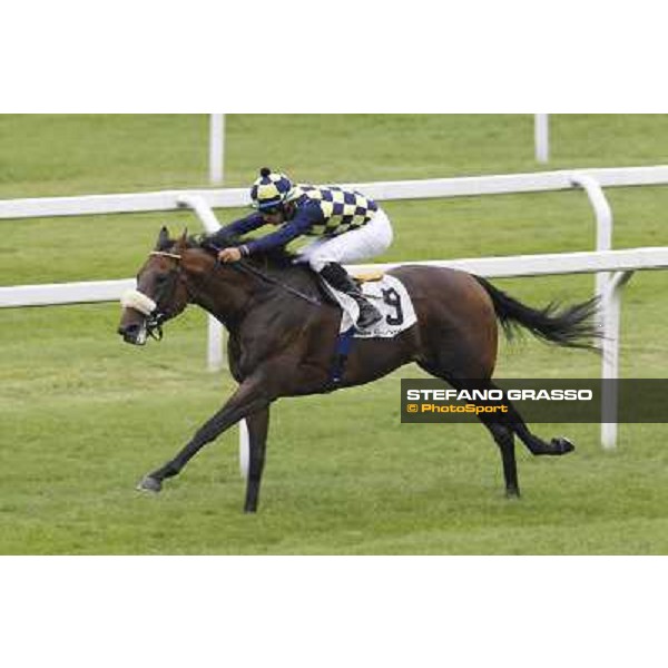 Fabio Branca on Silent Killer goes to win the Premio d\'Estate Milano - San Siro galopp racecourse,10th june 2012 ph.Stefano Grasso