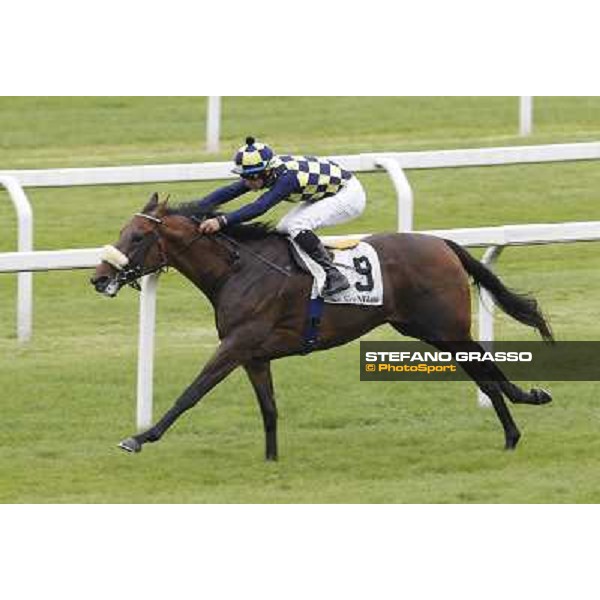 Fabio Branca on Silent Killer goes to win the Premio d\'Estate Milano - San Siro galopp racecourse,10th june 2012 ph.Stefano Grasso