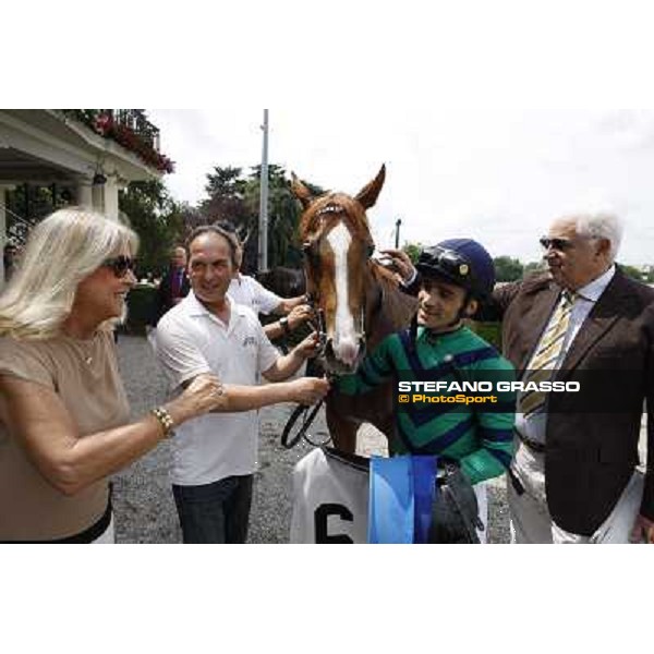 Isabella and Guido Bezzera,Choisir Shadow and Dario Vargiu Milano - San Siro galopp racecourse,10th june 2012 ph.Stefano Grasso