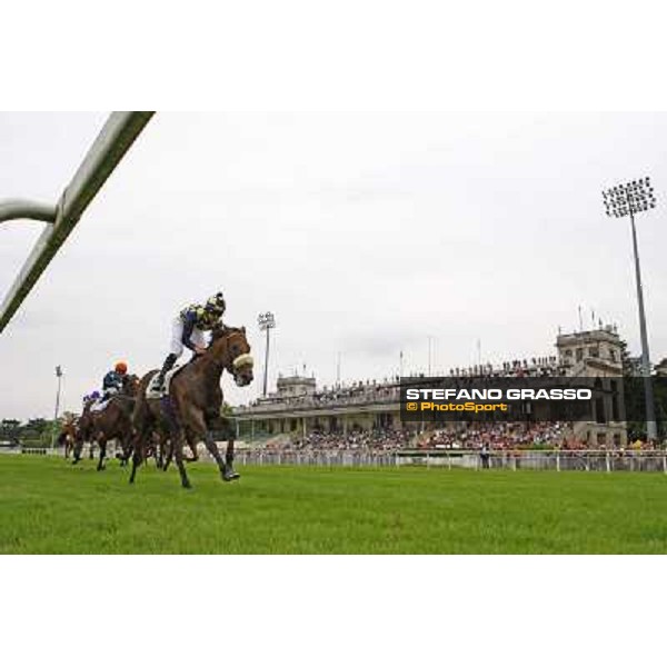 Fabio Branca on Silent Killer wins the Premio D\'Estate Milano - San Siro galopp racecourse,10th june 2012 ph.Stefano Grasso