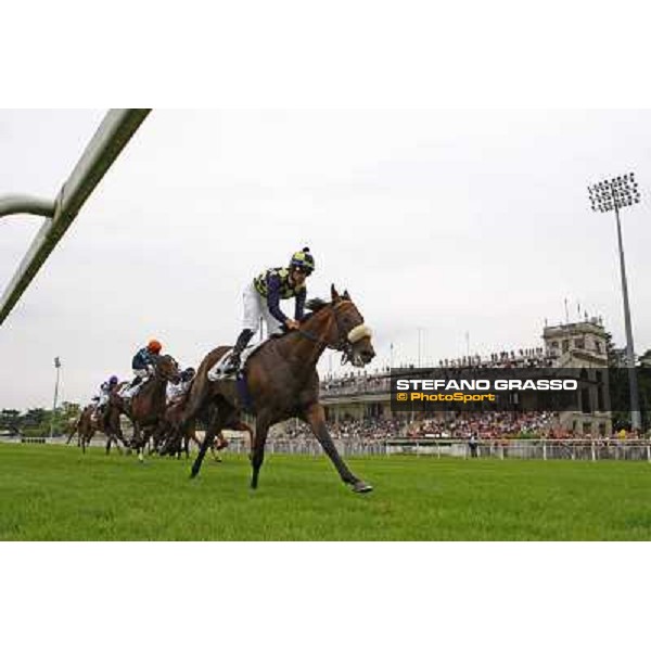 Fabio Branca on Silent Killer wins the Premio D\'Estate Milano - San Siro galopp racecourse,10th june 2012 ph.Stefano Grasso