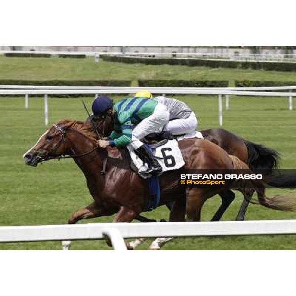 Dario Vargiu on Choisir Shadow goes to win the Premio Bersaglio beating Fabio Branca on Pandar Milano - San Siro galopp racecourse,10th june 2012 ph.Stefano Grasso