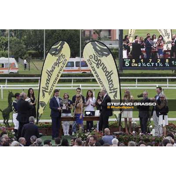 Prize giving ceremony for Stefano Botti winner of the Premio D\'Estate Milano - San Siro galopp racecourse,10th june 2012 ph.Stefano Grasso