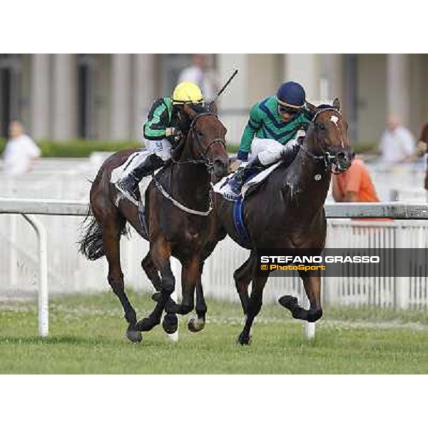 Sam Hitchcott on Chilworth Icon wins the Premio Primi Passi beating Dario Vargiu on Tiger Day Milan - San Siro galopp racecourse, 1st july 2012 ph.Stefano Grasso