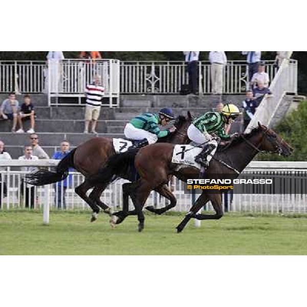 Sam Hitchcott on Chilworth Icon wins the Premio Primi Passi beating Dario Vargiu on Tiger Day Milan - San Siro galopp racecourse, 1st july 2012 ph.Stefano Grasso