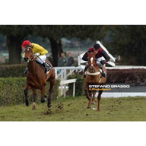Mauro Pietro Branca on Filosuf, leads on Svezio Dell\'Antonia on Valperto at last 50 meters of Premio Volpetto Rome Capannelle, 20th february 2005 ph. Stefano Grasso