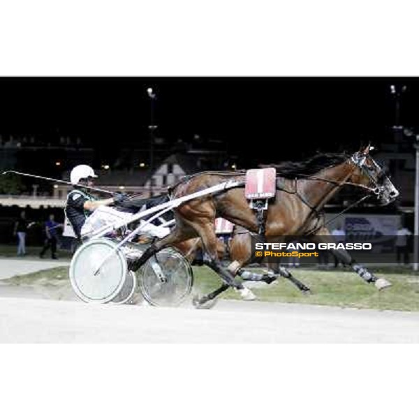 Enrico Bellei with Petra Inn Ronco wins the Gran Premio Nazionale filly Milano - San Siro trot racecourse, 30th june 2012 ph.Stefano Grasso