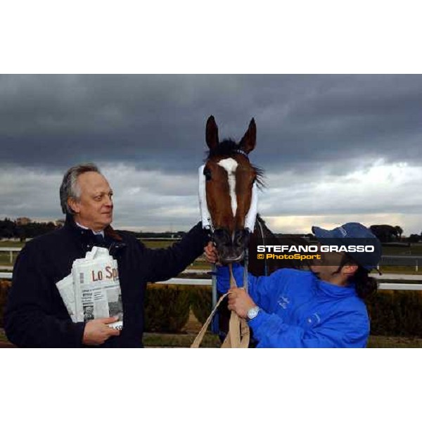 Roberto Pais, owner of Amalita Stable with Blu Santillana in the winner circle of 55.a Gran Corsa Siepi di Roma Rome Capannelle, 20th february 2005 ph. Stefano Grasso