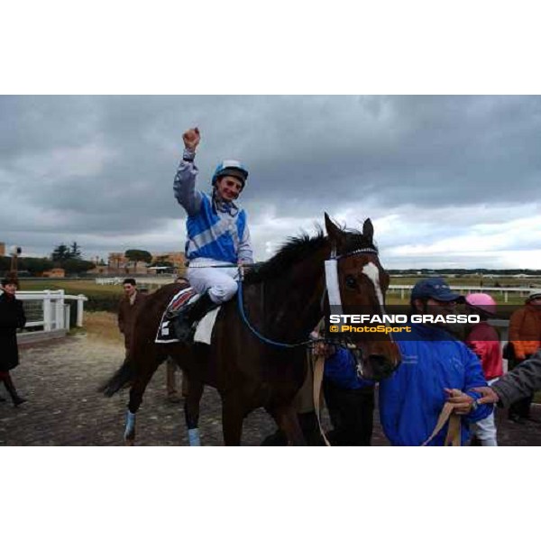 Dirck Fuhrmann on Blu Santillana winner of 55.a Gran Corsa Siepi di Roma Rome Capannelle, 20th february 2005 ph. Stefano Grasso