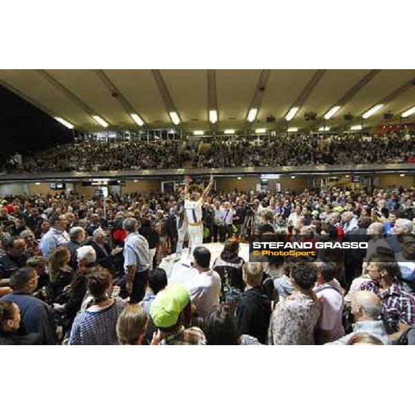 Roberto Andreghetti and the racegoers at Cesena 78° Campionato Europeo Cesena, 1st sept.2012 ph.Stefano Grasso
