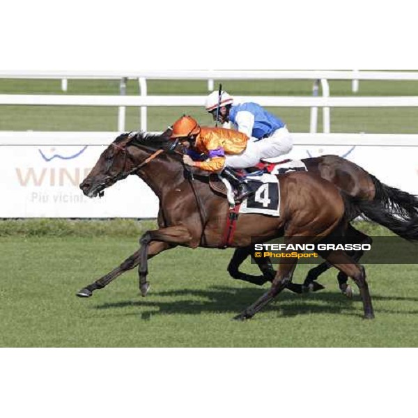 Cristian Demuro and Quiza Quiza Quiza win thew Premio Festuca Roma, Capannelle racecourse, 9th sept. 2012 ph.Stefano Grasso