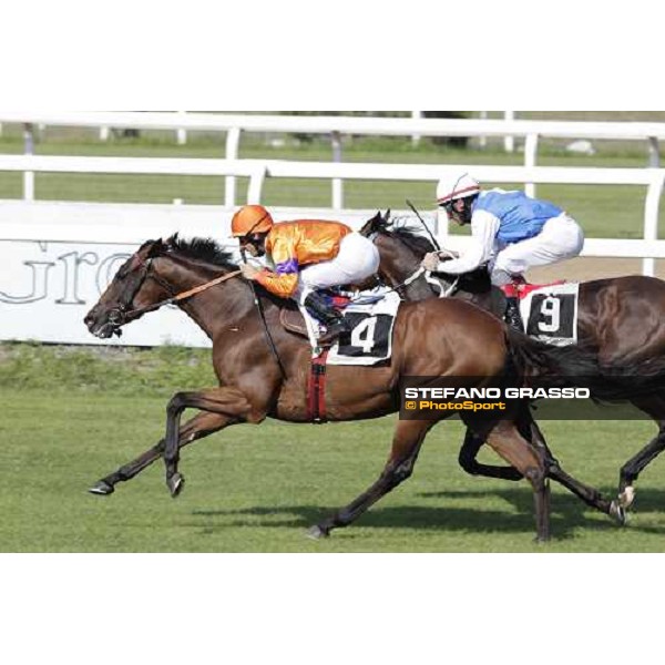 Cristian Demuro and Quiza Quiza Quiza win thew Premio Festuca Roma, Capannelle racecourse, 9th sept. 2012 ph.Stefano Grasso