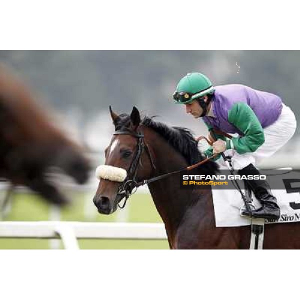 Mirco Demuro on Orsino wins the Premio Federico Tesio Milan, San Siro racecourse, 23rd sept.2012 ph.Stefano Grasso