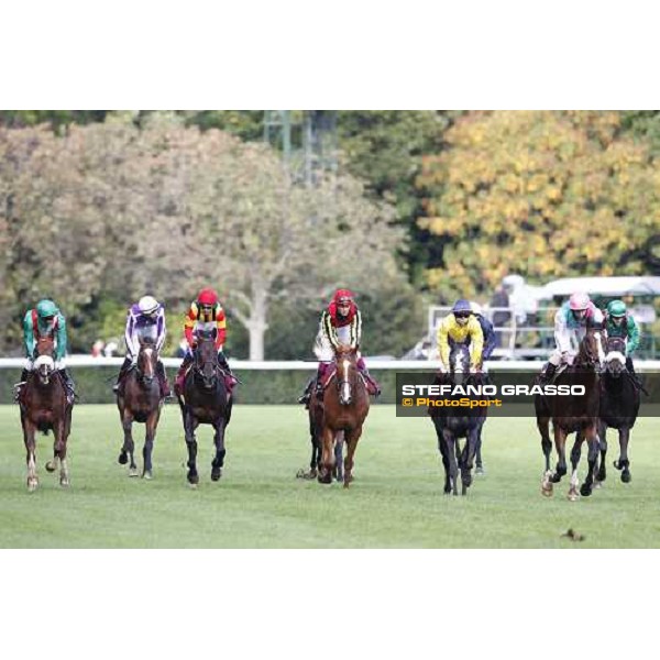 Olivier Peslier on Solemia wins the Qatar Prix de L\'Arc de Triomphe beating Christophe Soumillon on Orfevre Paris - Longchamp racecourse 7th oct..2012 ph.Stefano Grasso
