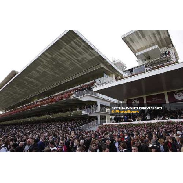Olivier Peslier on Solemia wins the Qatar Prix de L\'Arc de Triomphe beating Christophe Soumillon on Orfevre Paris - Longchamp racecourse 7th oct..2012 ph.Stefano Grasso