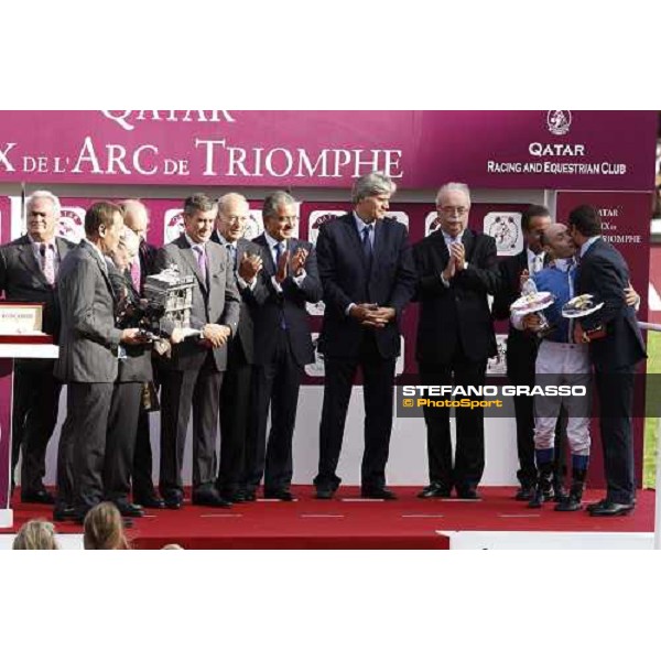 Olivier Peslier on Solemia wins the Qatar Prix de L\'Arc de Triomphe beating Christophe Soumillon on Orfevre Paris - Longchamp racecourse 7th oct..2012 ph.Stefano Grasso