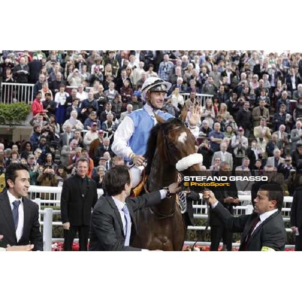 Olivier Peslier on Solemia wins the Qatar Prix de L\'Arc de Triomphe beating Christophe Soumillon on Orfevre Paris - Longchamp racecourse 7th oct..2012 ph.Stefano Grasso