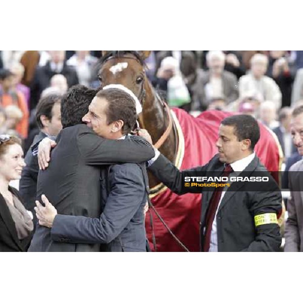 Olivier Peslier on Solemia wins the Qatar Prix de L\'Arc de Triomphe beating Christophe Soumillon on Orfevre Paris - Longchamp racecourse 7th oct..2012 ph.Stefano Grasso