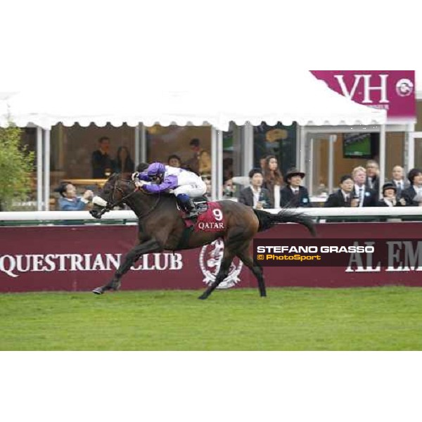 Umberto Rispoli on Molly MAlone wins the Qatar Prix du Cadran Paris - Longchamp racecourse 7th oct..2012 ph.Stefano Grasso