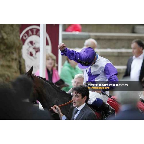 Umberto Rispoli on Molly MAlone wins the Qatar Prix du Cadran Paris - Longchamp racecourse 7th oct..2012 ph.Stefano Grasso