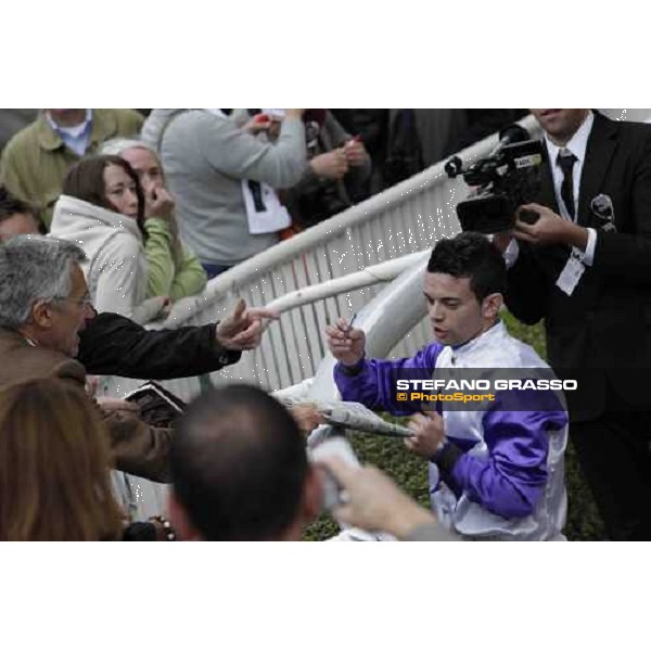 Umberto Rispoli on Molly MAlone wins the Qatar Prix du Cadran Paris - Longchamp racecourse 7th oct..2012 ph.Stefano Grasso