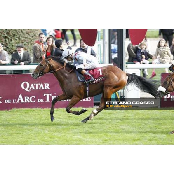 Richard Hughes on Olympic Glory wins the Prix JEan-Luc Lagardere Paris - Longchamp racecourse 7th oct..2012 ph.Stefano Grasso